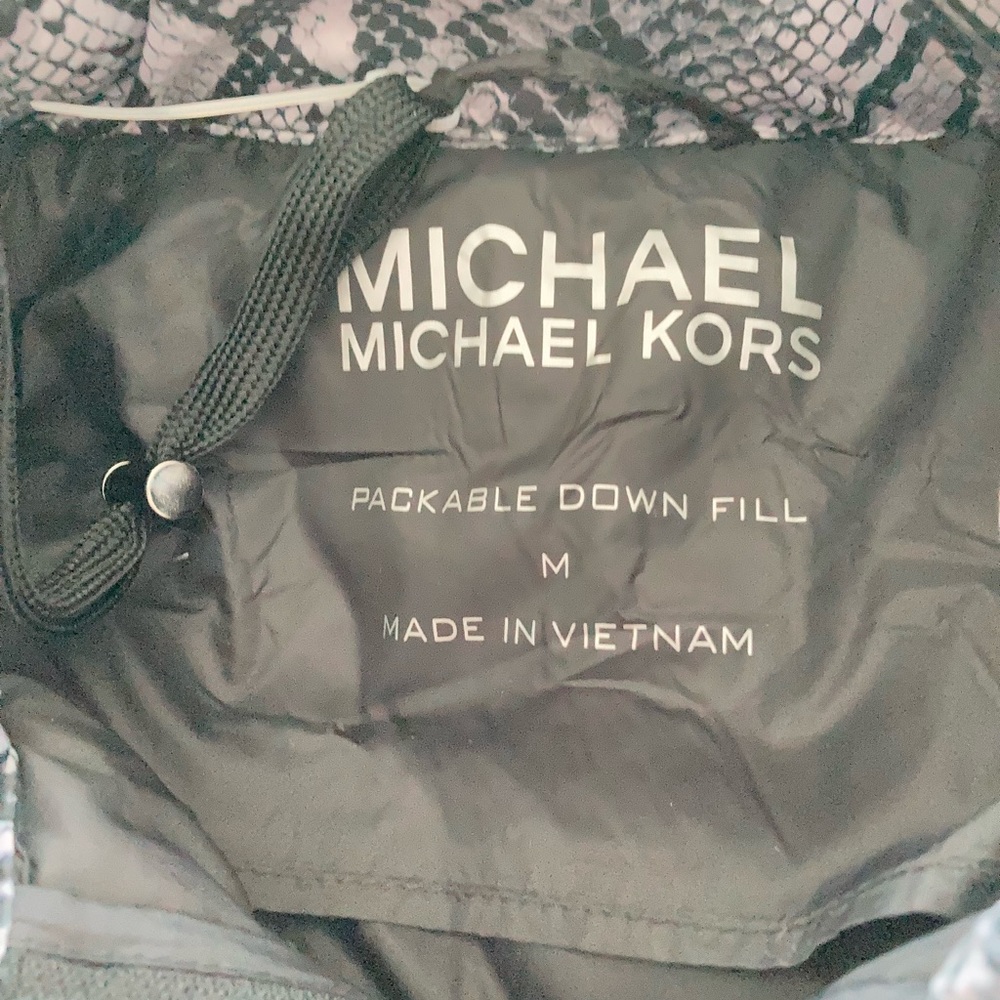 Puffer jacket packable lightweight Michael Kors jacket snake skin grey black new - Picture 11 of 11